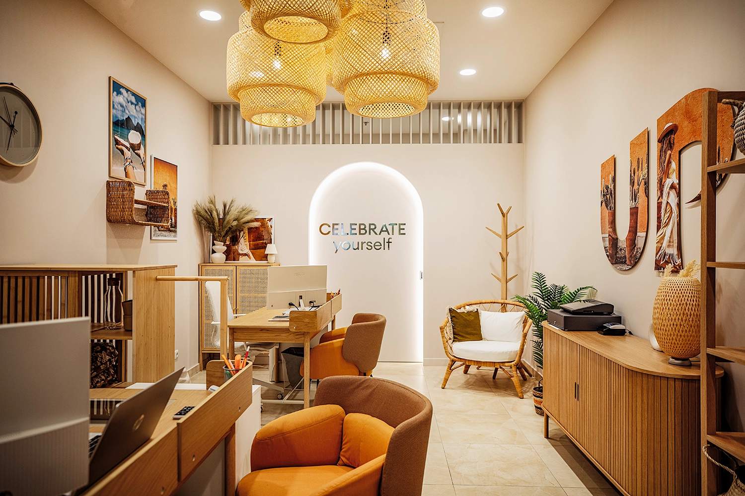 Įrengta parduotuvė Loois