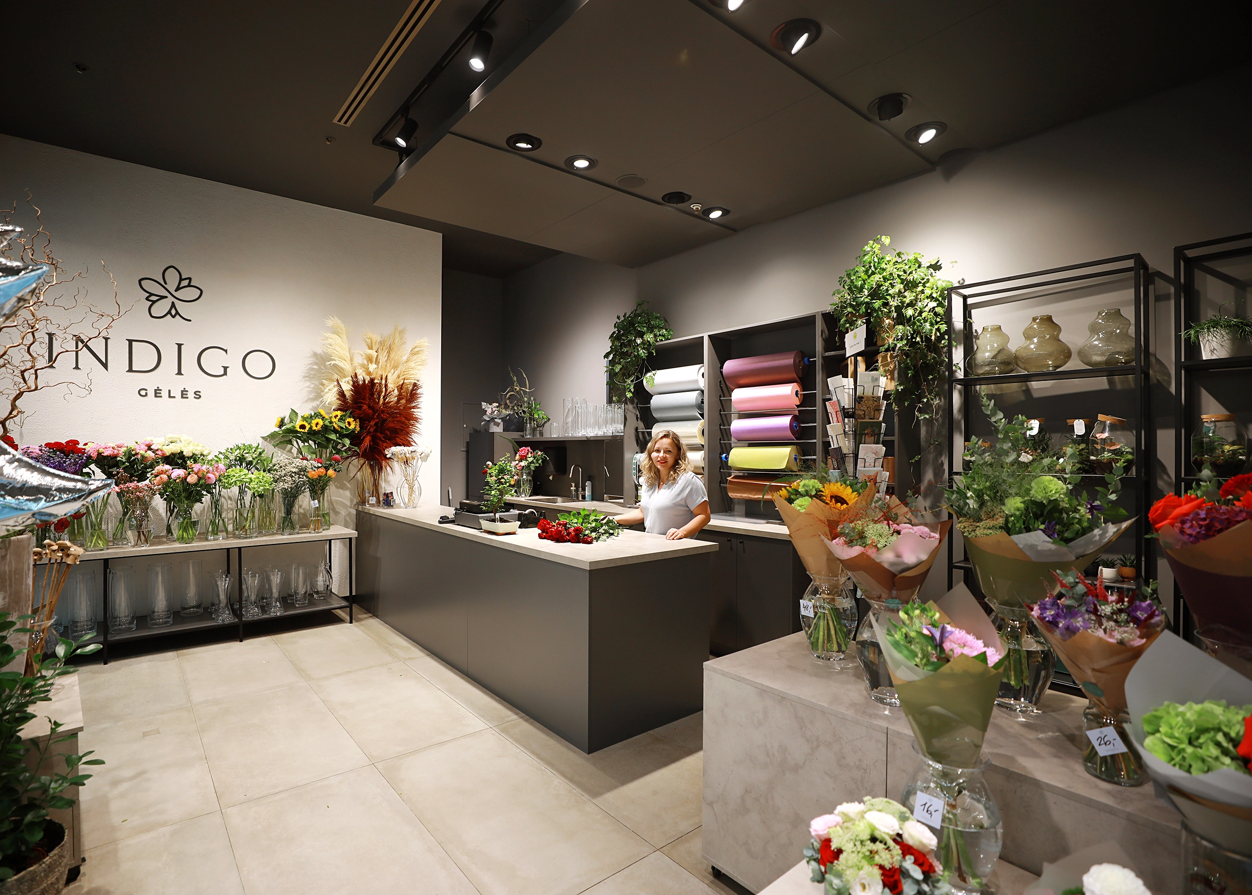 Lentynų ir pertvarų įrengimas