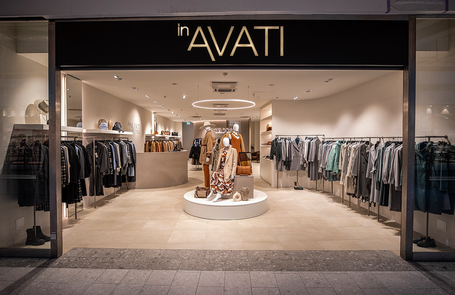 Drabužių parduotuvės įrengimas