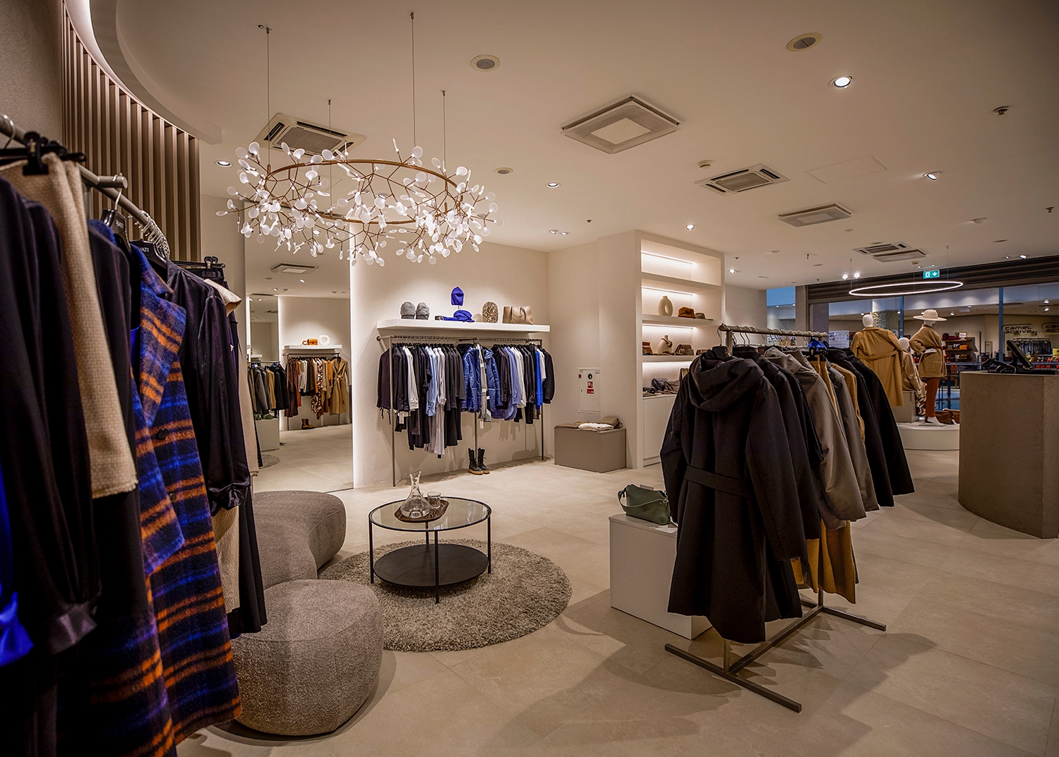 Drabužių parduotuvės įrengimas